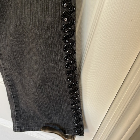 Cosmopolitan Jeans - Picture 8 of 8